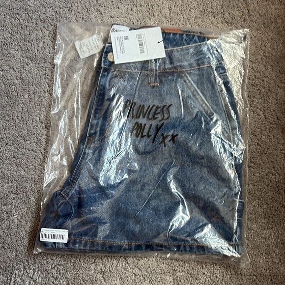 Lou Carpenter Denim Shorts Mid Wash - Picture 3 of 4